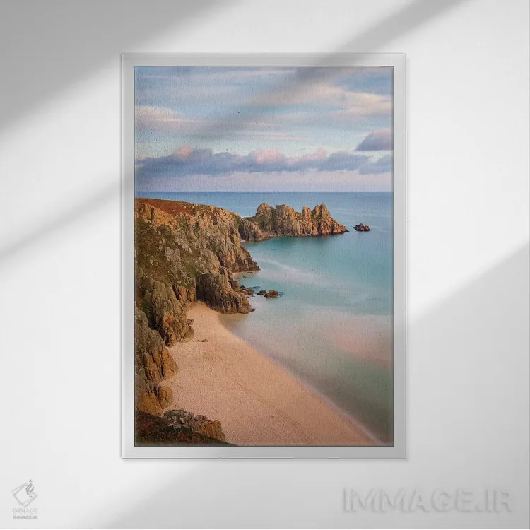 تابلو ساحل اثر آدام برتون - نمای قابدار سفید