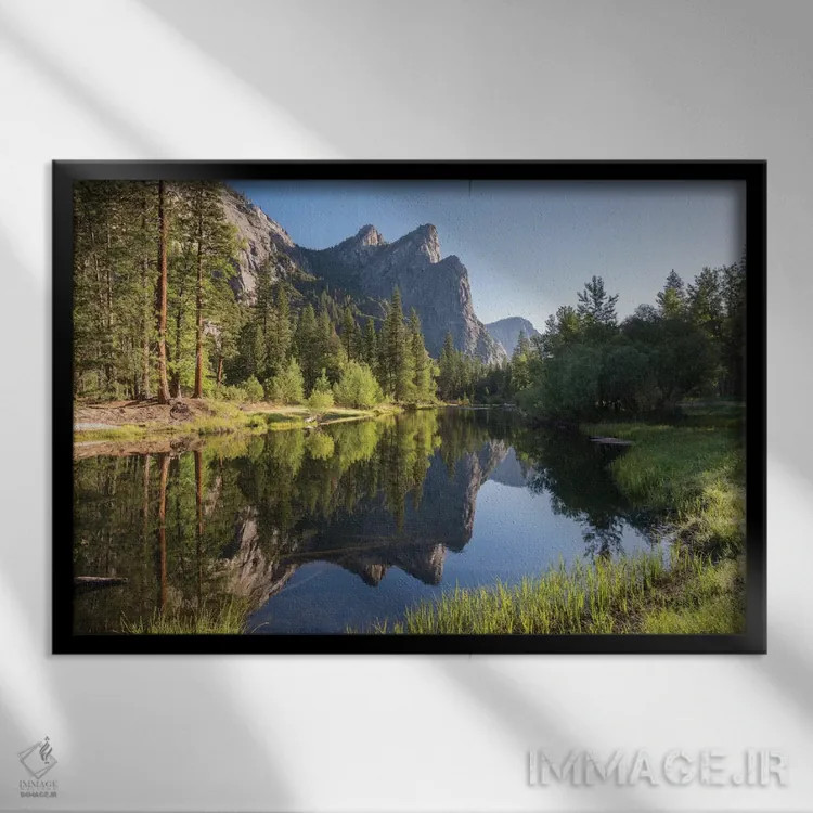 تابلو سه برادر (نام سه صخره یا قله) اثر آدام برتون - نمای قابدار مشکی