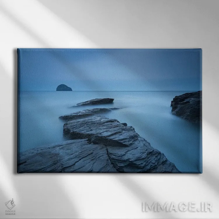 تابلو آبیهای ترباروث (ساحل در کورنوال) اثر آدام برتون - نمای روبهرو روی دیوار