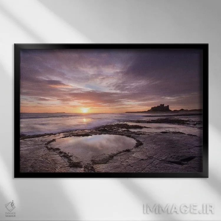 تابلو ساحل ولنتاین اثر آدام برتون - نمای قابدار مشکی