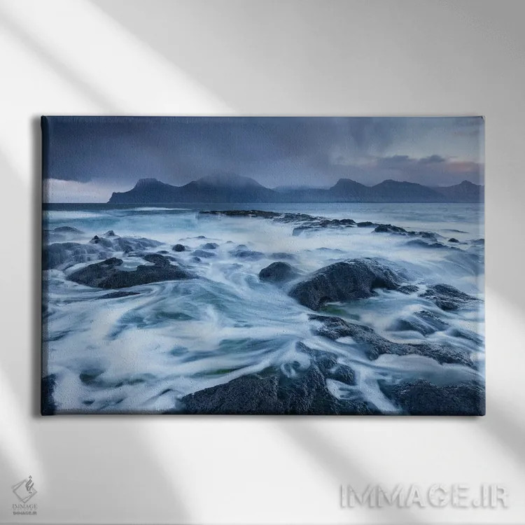 تابلو توفان در حال شکلگیری اثر آدام برتون - نمای روبهرو روی دیوار