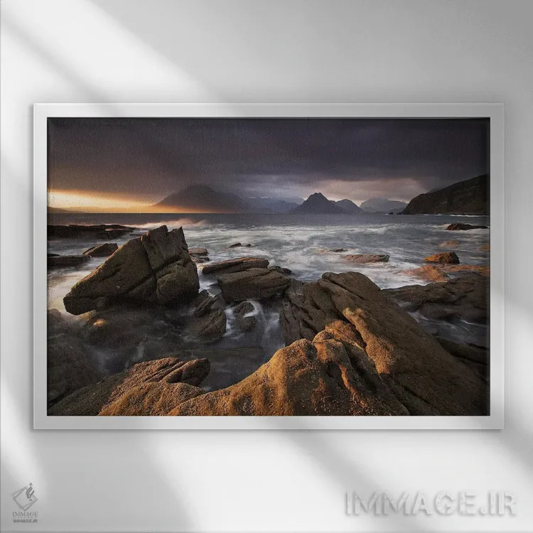 تابلو ساحل شگفتیها ۲ اثر آدام برتون - نمای قابدار سفید