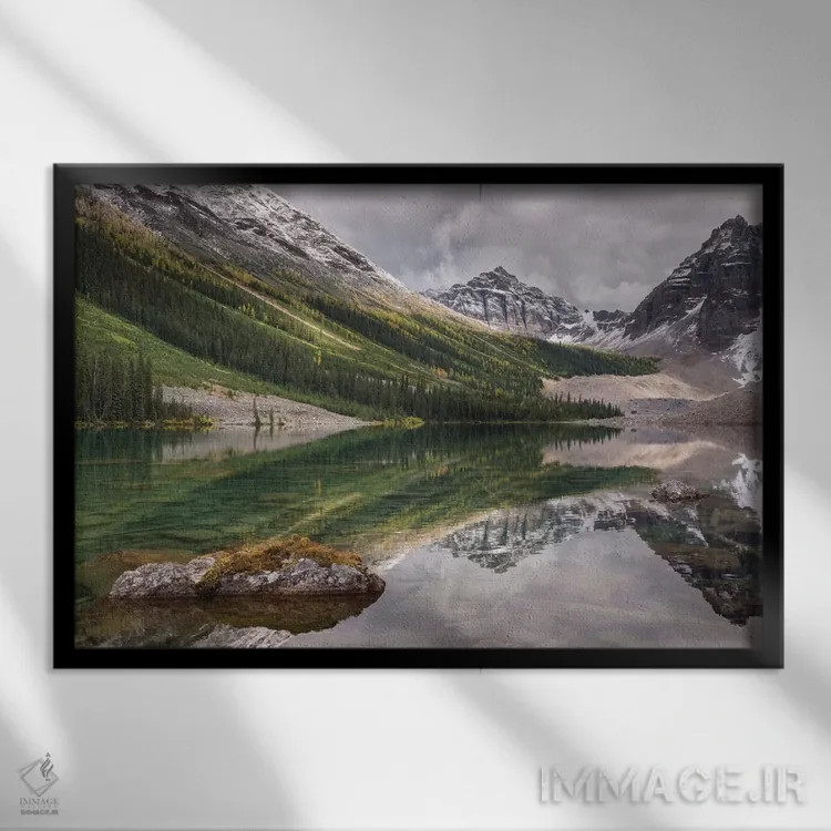 تابلو دریاچه کنسولیشن پایین اثر آدام برتون - نمای قابدار مشکی