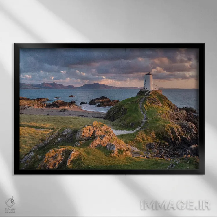 تابلو فانوس دریایی لنددوین اثر آدام برتون - نمای قابدار مشکی