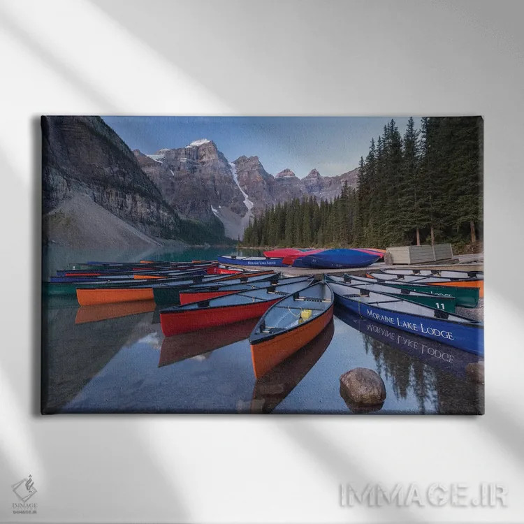 تابلو قایقهای دریاچه مورین اثر آدام برتون - نمای روبهرو روی دیوار