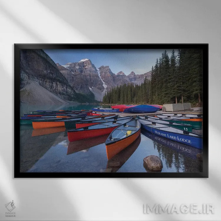 تابلو قایقهای دریاچه مورین اثر آدام برتون - نمای قابدار مشکی