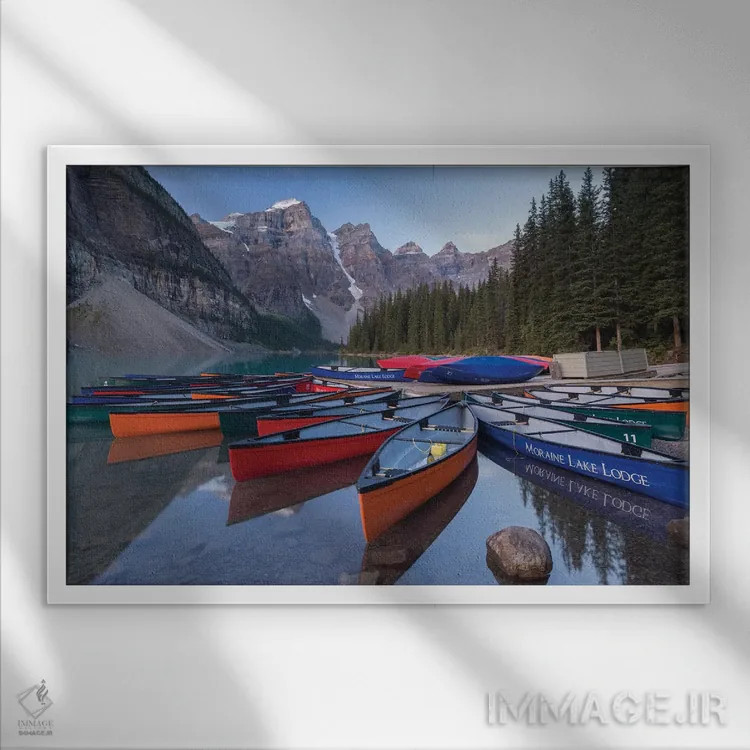 تابلو قایقهای دریاچه مورین اثر آدام برتون - نمای قابدار سفید