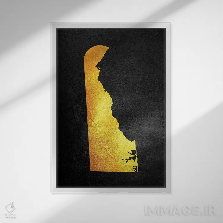 تابلو نقشه طلایی دلاور اثر آدریان بالدُوینو - نمای قابدار سفید