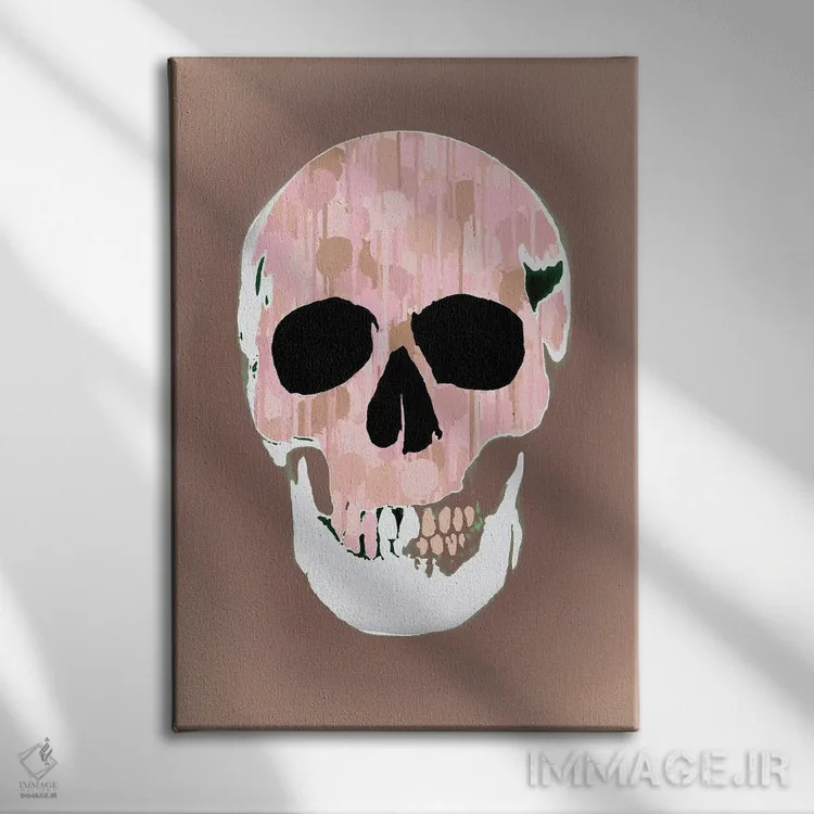 تابلو جمجمهٔ پاشیده ۲ اثر اندرو ام بارلو - نمای روبهرو روی دیوار