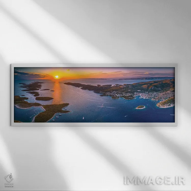 تابلو پانورامای غروب شهر کوچک هوار از نمای بالا، کرواسی اثر الکس جی پرز - نمای قابدار سفید
