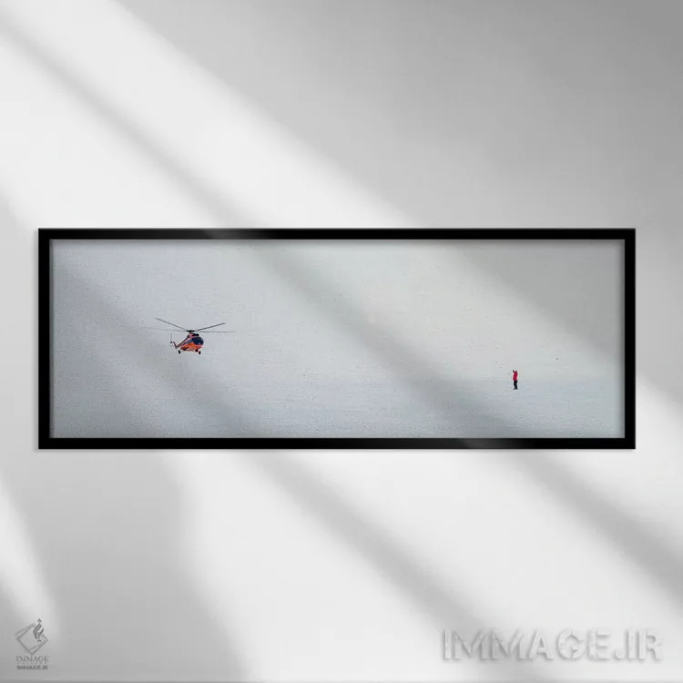 تابلو فرود بالگرد، قطب شمال اثر الکس بیوس - نمای قابدار مشکی