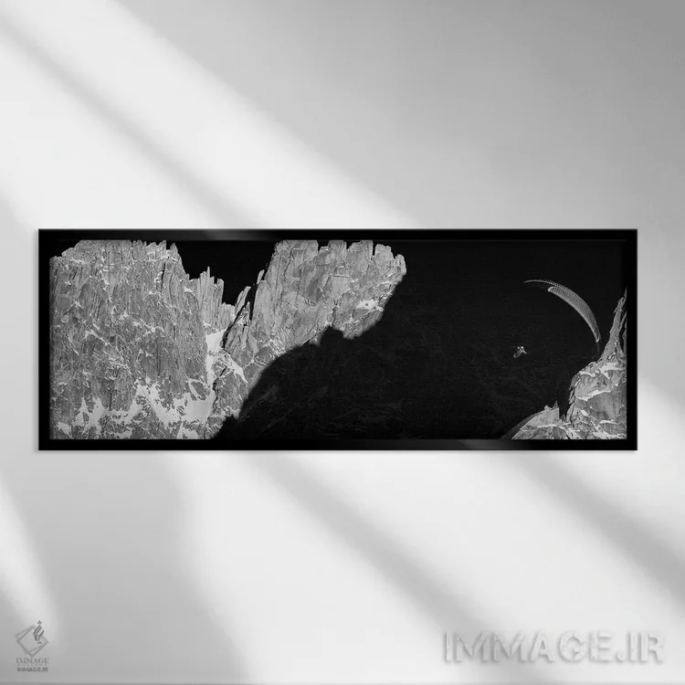 تابلو پرواز غروب، ایگوئی دو گرپون، شامونی، اوت سووآ، اورنی-رون-آلپ، فرانسه اثر الکس بیوس - نمای قابدار مشکی