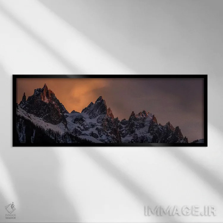 تابلو ایگوئیهای شامونی در آلپ فرانسه، اوت سووآ، فرانسه اثر الکس بیوس - نمای قابدار مشکی