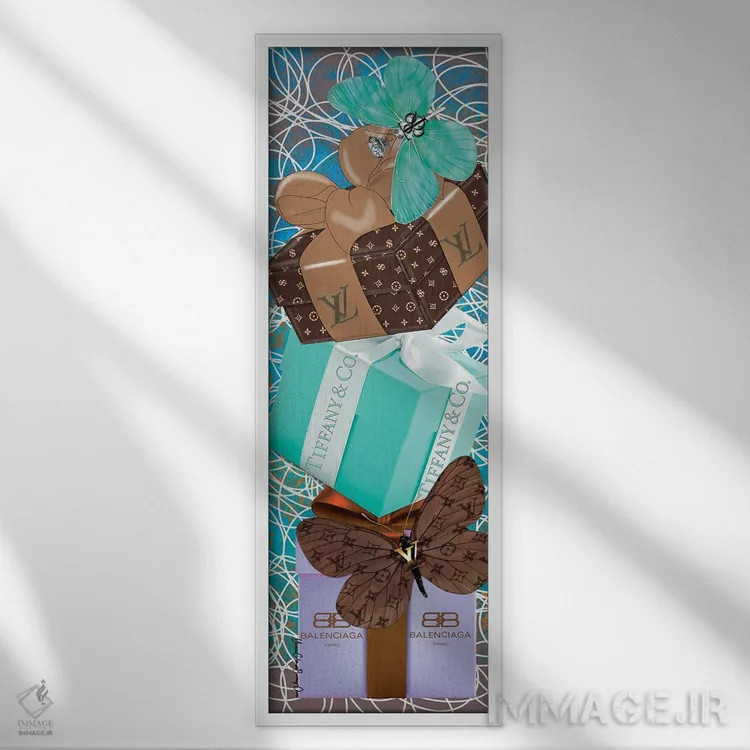 تابلو هدایای لوکس اثر هنرِ چونی - نمای قابدار سفید