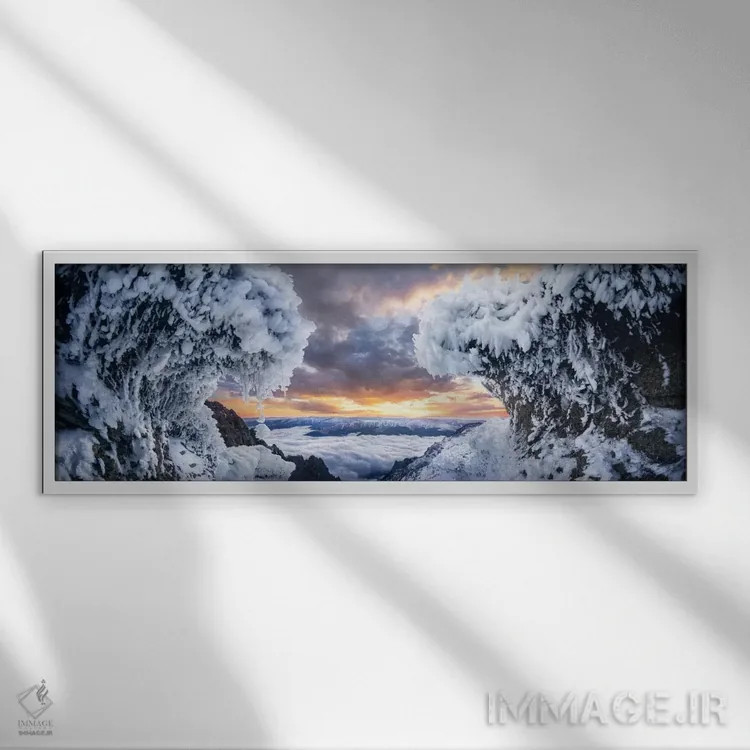 تابلو جایی که امواج به هم میرسند اثر آدریان بوردَا - نمای قابدار سفید