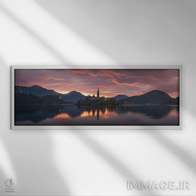 تابلو پانورامای طلوع سوزان در دریاچه بلد (اسلوونی) اثر دنیل گاستاگر - نمای قابدار سفید