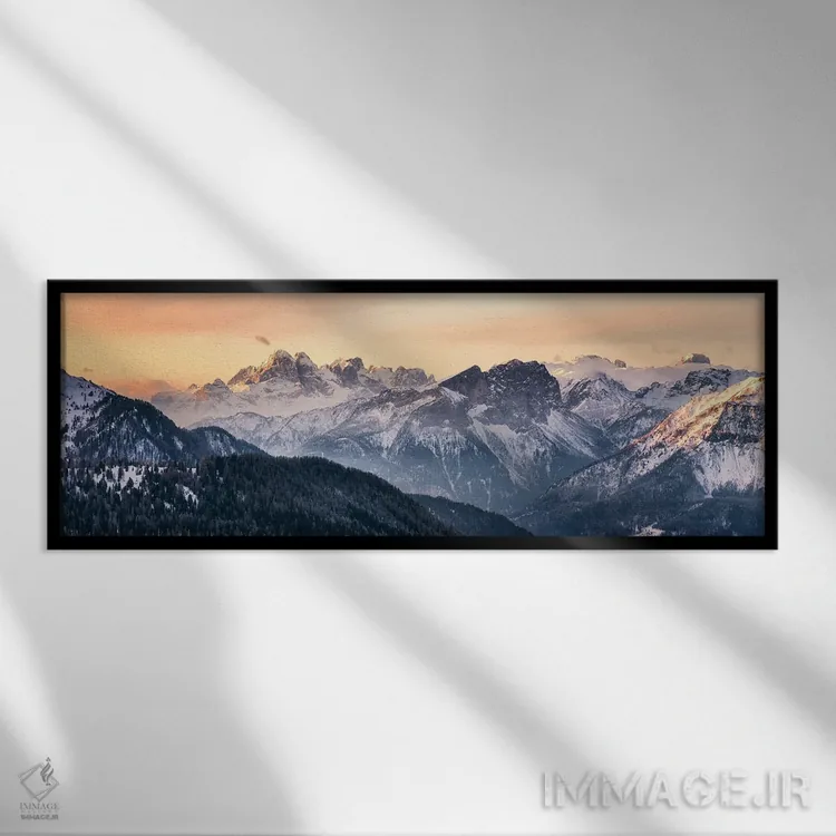 تابلو پانورامای کوهستانی با طلوع زمستانی در دولومیت (ایتالیا) اثر دنیل گاستاگر - نمای قابدار مشکی