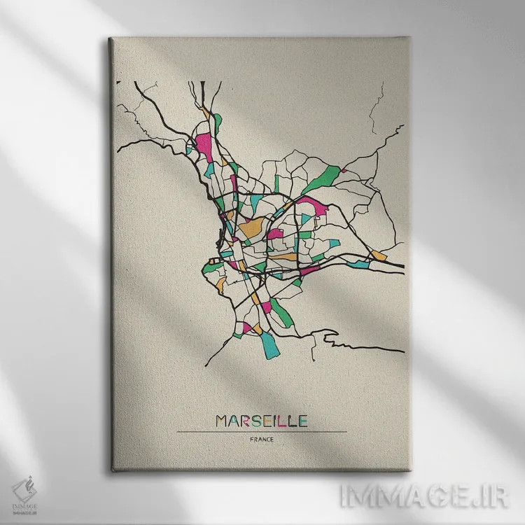 تابلو نقشهٔ مارسی، فرانسه اثر آیشه دنیز آکِرمان - نمای روبهرو روی دیوار