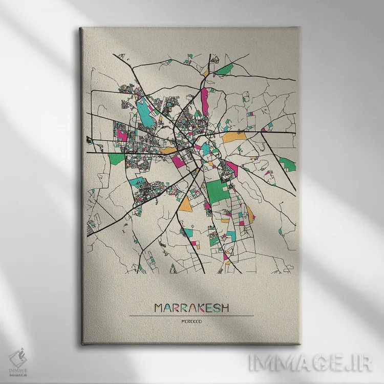 تابلو نقشهٔ مراکش، مراکش (شهر) اثر آیشه دنیز آکِرمان - نمای روبهرو روی دیوار