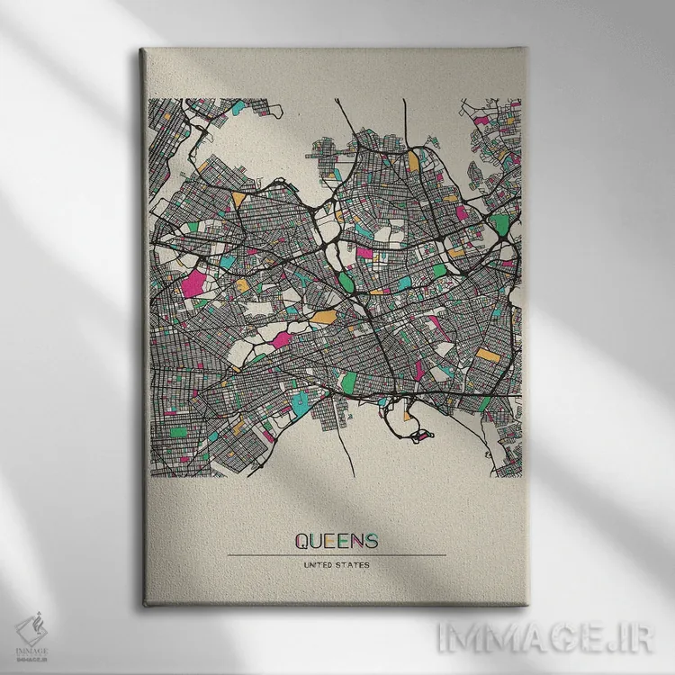 تابلو نقشهٔ کوئینز، نیویورک (محله) اثر آیشه دنیز آکِرمان - نمای روبهرو روی دیوار