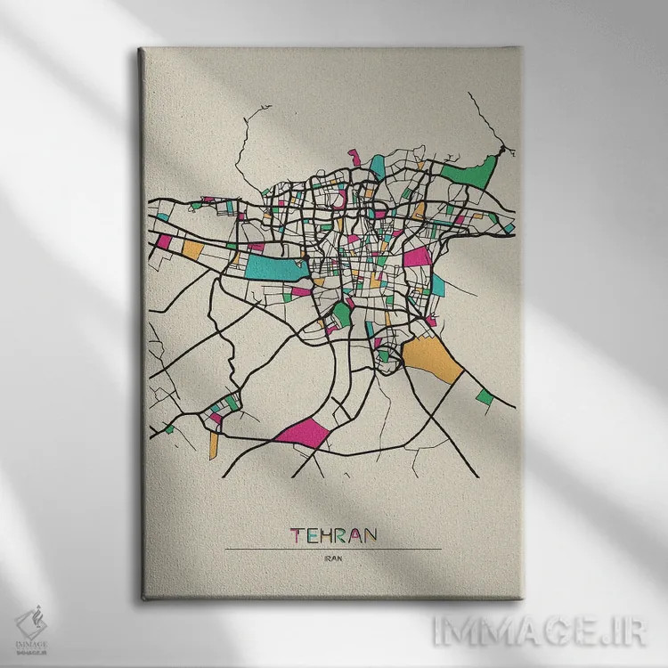 تابلو نقشهٔ تهران، ایران اثر آیشه دنیز آکِرمان - نمای روبهرو روی دیوار
