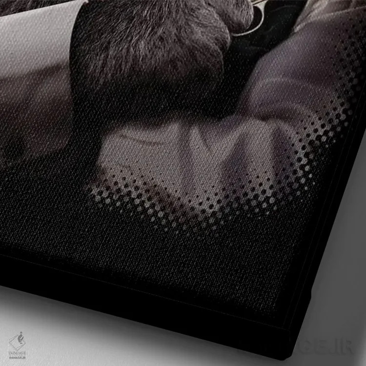 تابلو پاندا با تفنگ ضربدری اثر آدام لاولس - نمای نزدیک بافت بوم