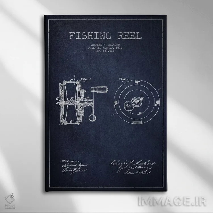 تابلو نقشهٔ پتنت چرخ ماهیگیری (آبی نفتی) اثر پیکسل کهنه (استودیو/نام هنری) - نمای روبهرو روی دیوار