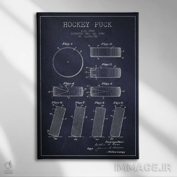 تابلو نقشهٔ ثبت اختراع پک هاکی (طرح سرمهای) اثر پیکسل کهنه (استودیو/نام هنری) - نمای روبهرو روی دیوار