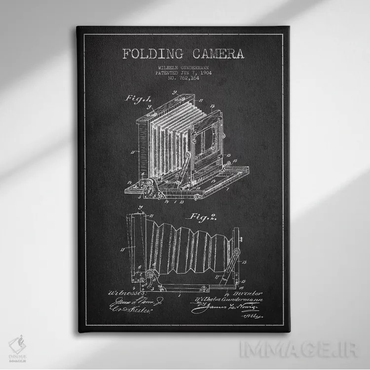 تابلو نقشهٔ اختراع دوربین (ذغالی) اثر پیکسل کهنه (استودیو/نام هنری) - نمای روبهرو روی دیوار