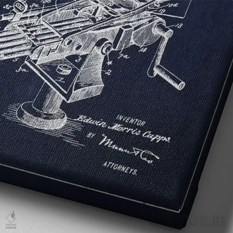 تابلو نقشهٔ ثبت اختراع اسلحه کاپس ام سرمهای اثر پیکسل کهنه (استودیو/نام هنری) - نمای نزدیک بافت بوم