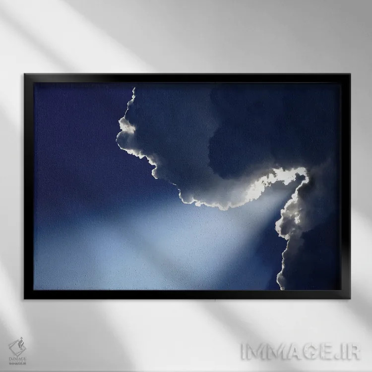 تابلو آسمان آبی با پرتوهای خورشید از میان ابر سفید در روزی آفتابی در میلان، ایتالیا اثر آلساندرو دلا توره - نمای قابدار مشکی