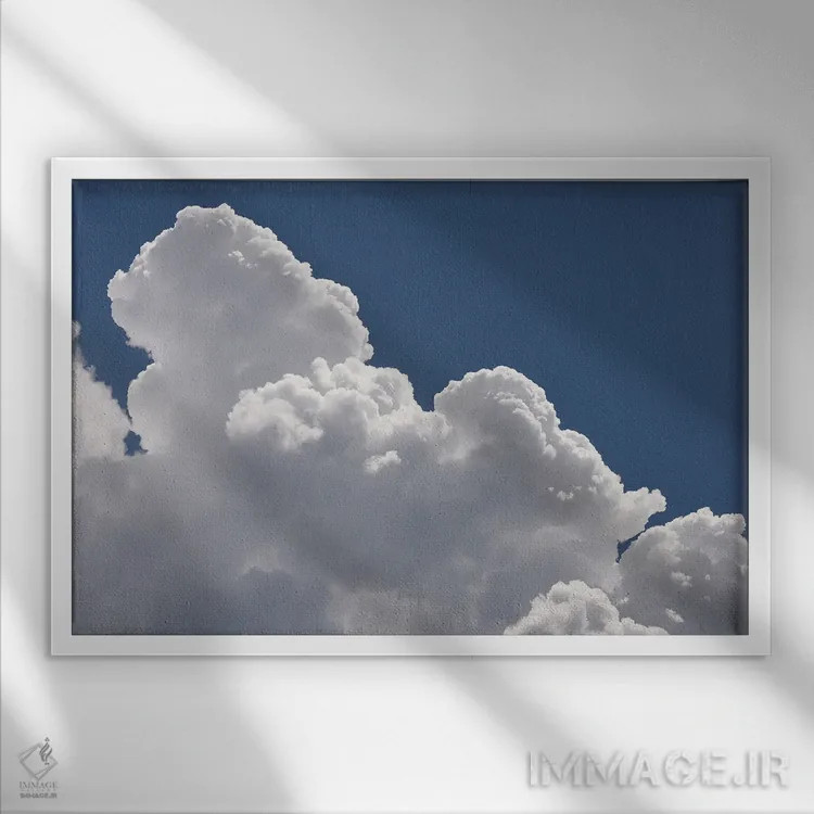تابلو ابرهای سفید و آسمان آبی در یک روز آفتابی در میلان، ایتالیا اثر آلساندرو دلا توره - نمای قابدار سفید