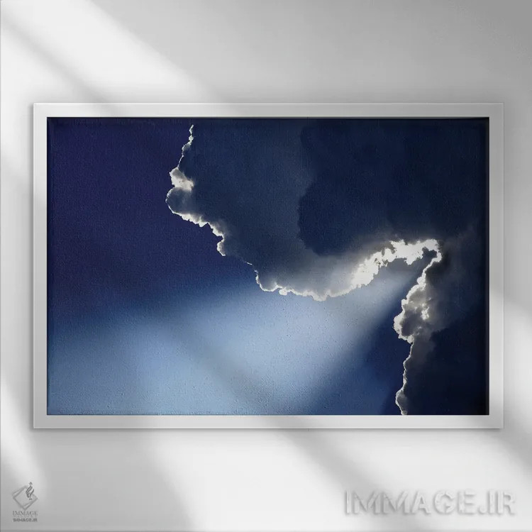 تابلو آسمان آبی با پرتوهای خورشید از میان ابر سفید در روزی آفتابی در میلان، ایتالیا اثر آلساندرو دلا توره - نمای قابدار سفید