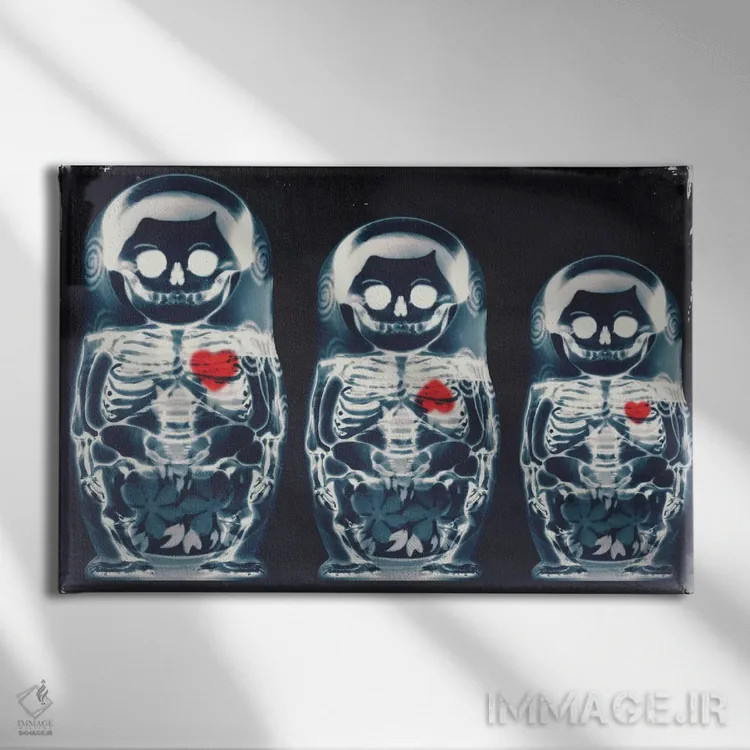 تابلو عروسک تودرتو (ماتروشکا) اثر علی گولچ - نمای روبهرو روی دیوار
