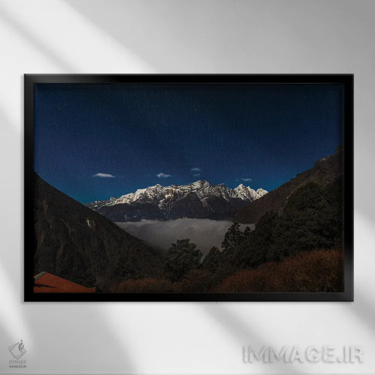 تابلو کوهنوردی شب پرستاره در هیمالیا نپال اثر الکس جی پرز - نمای قابدار مشکی