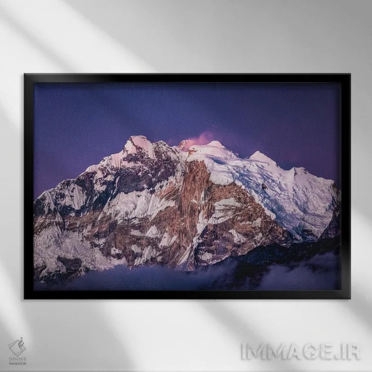 تابلو اورست در ساعت آبی هیمالیا نپال اثر الکس جی پرز - نمای قابدار مشکی