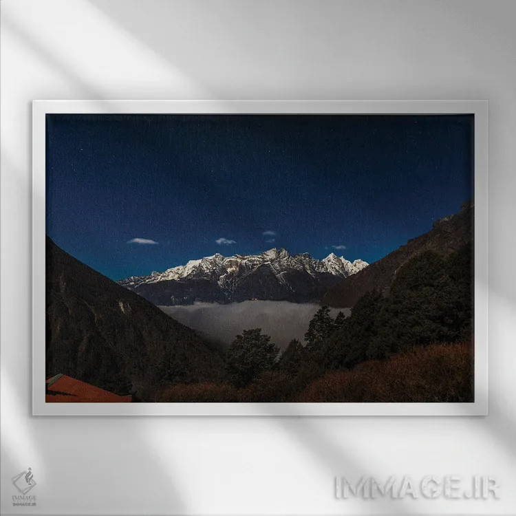 تابلو کوهنوردی شب پرستاره در هیمالیا نپال اثر الکس جی پرز - نمای قابدار سفید