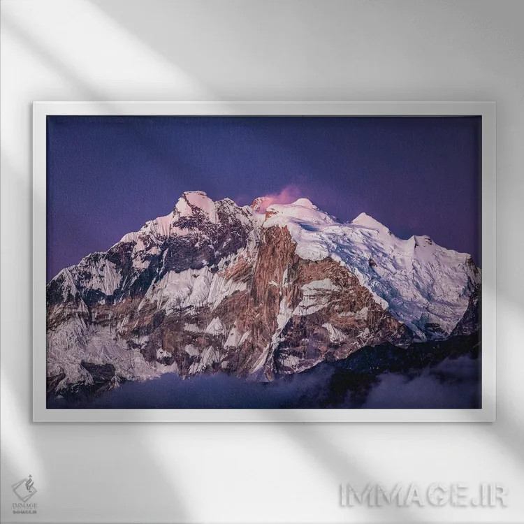تابلو اورست در ساعت آبی هیمالیا نپال اثر الکس جی پرز - نمای قابدار سفید