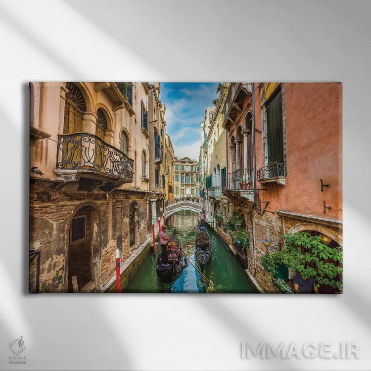 تابلو قایقهای کانال ونیز ایتالیا (قسمت دوم) اثر الکس جی پرز - نمای روبهرو روی دیوار