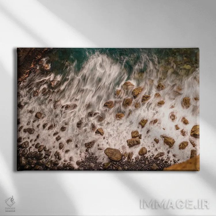 تابلو آب هنری ساحل جزیره مادیرا پرتغال اثر الکس جی پرز - نمای روبهرو روی دیوار