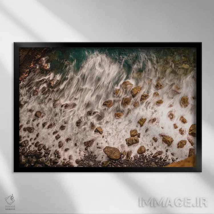 تابلو آب هنری ساحل جزیره مادیرا پرتغال اثر الکس جی پرز - نمای قابدار مشکی