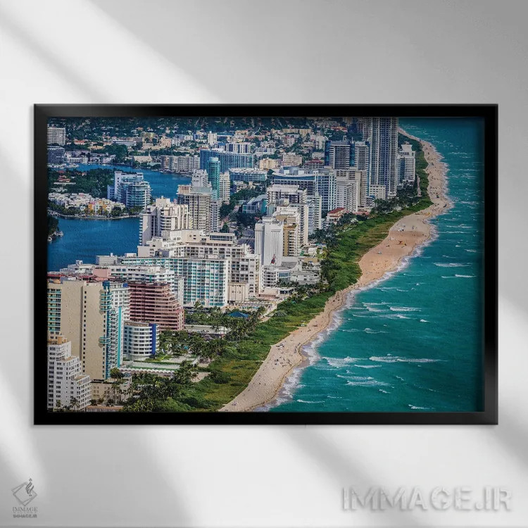تابلو ساحل میامی و خط ساحلی از نمای بالا اثر الکس جی پرز - نمای قابدار مشکی