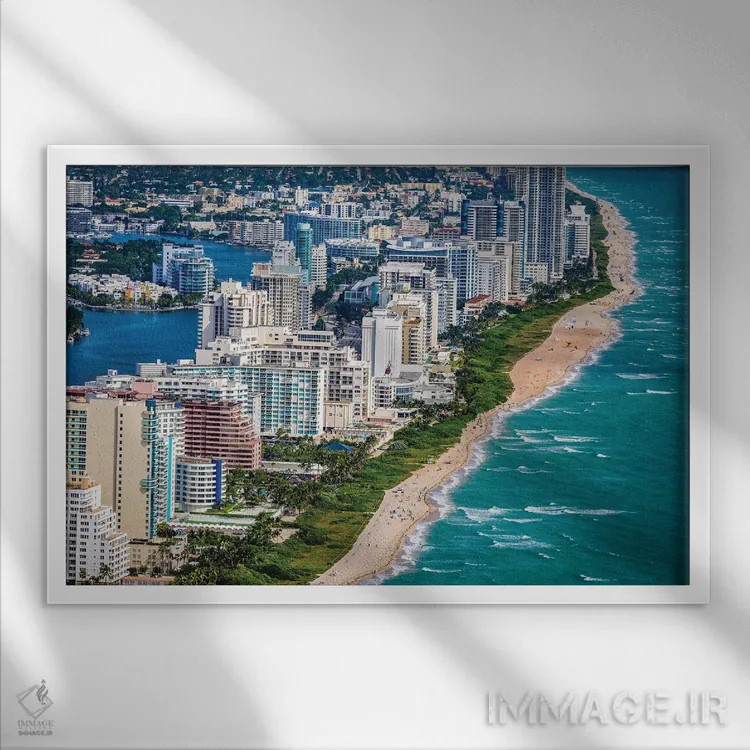 تابلو ساحل میامی و خط ساحلی از نمای بالا اثر الکس جی پرز - نمای قابدار سفید