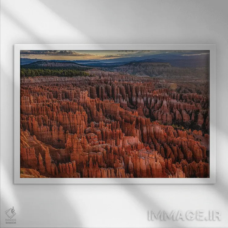 تابلو غروب در پارک ملی برایس کنیون، یوتا (نسخه سوم) اثر الکس جی پرز - نمای قابدار سفید