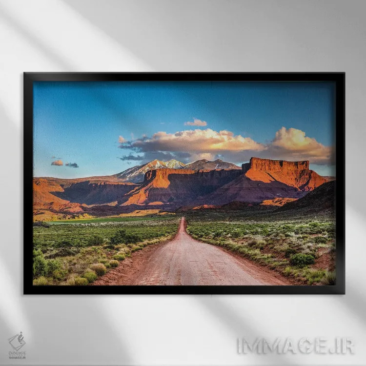 تابلو جاده خاکی میان رشتهکوههای یوتا (۱) اثر الکس جی پرز - نمای قابدار مشکی