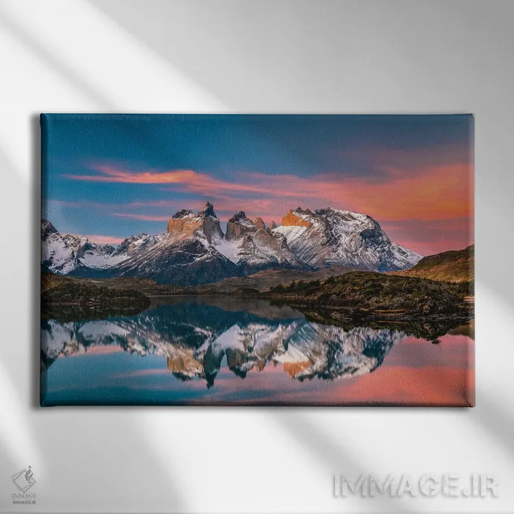 تابلو غروب تماشایی کوهستانی توریس دل پاین، پاتاگونیا، شیلی (۷) اثر الکس جی پرز - نمای روبهرو روی دیوار