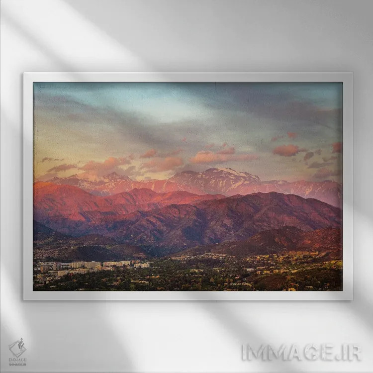 تابلو کوههای سانتیاگو، شیلی در غروب اثر الکس جی پرز - نمای قابدار سفید