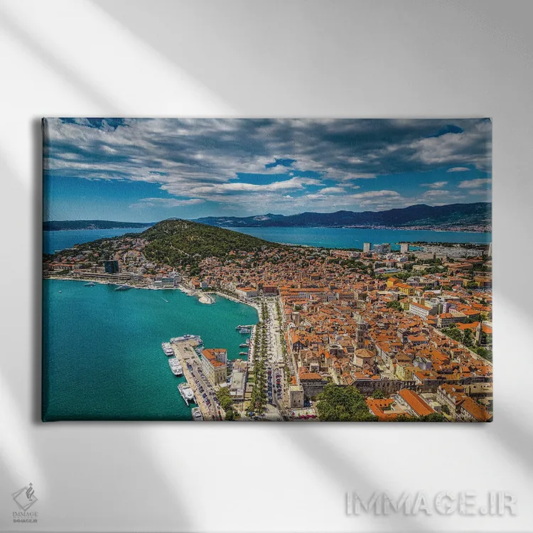 تابلو نمای شهری ساحلی اسپلیت، کرواسی اثر الکس جی پرز - نمای روبهرو روی دیوار