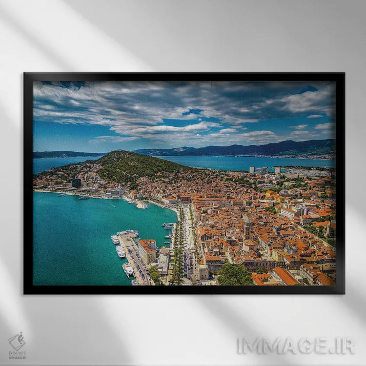 تابلو نمای شهری ساحلی اسپلیت، کرواسی اثر الکس جی پرز - نمای قابدار مشکی