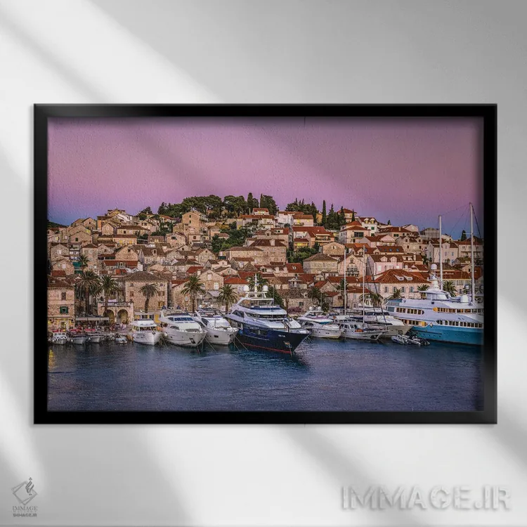 تابلو درخشش غروب شهر کوچک هوار، کرواسی اثر الکس جی پرز - نمای قابدار مشکی